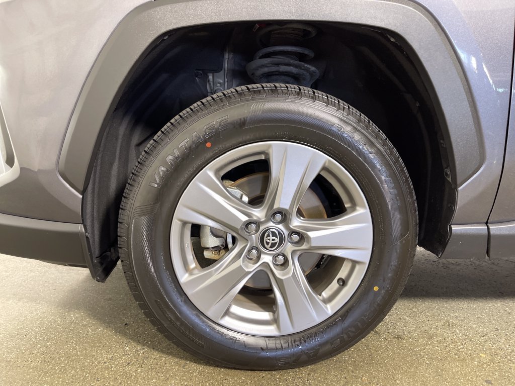 Certified 2025 Toyota RAV4 LE AWD/4WD image 11