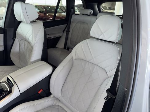New 2026 BMW X5 xDrive40i w/ M Sport Package image 24
