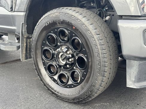 Used 2025 Ford F250 XLT w/ Black Appearance Package image 22