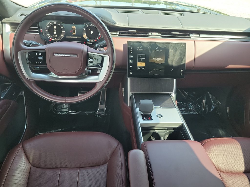 Certified 2025 Land Rover Range Rover SE AWD/4WD image 18
