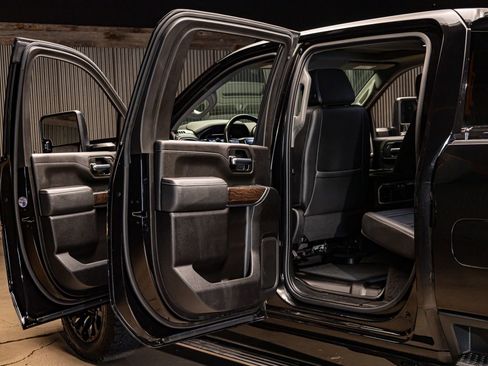 Used 2022 GMC Sierra 2500 Denali w/ Denali Black Diamond Edition image 24