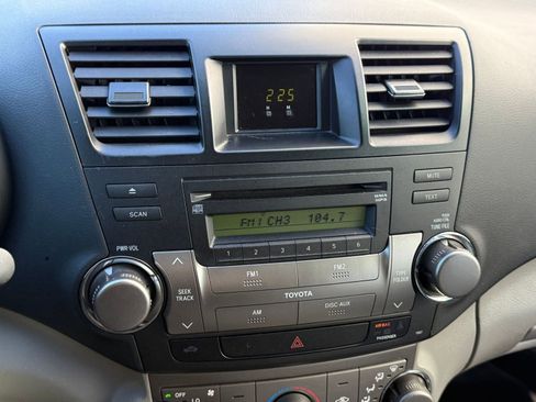 Used 2010 Toyota Highlander 2WD image 25