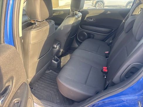 Used 2018 Honda HR-V LX image 12