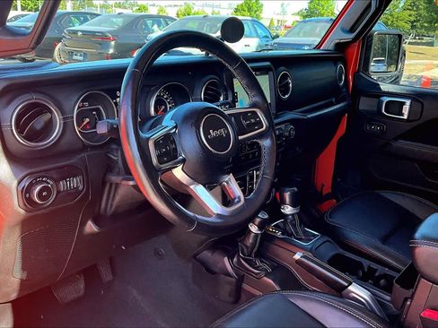 Used 2020 Jeep Wrangler Unlimited Sahara AWD/4WD image 17