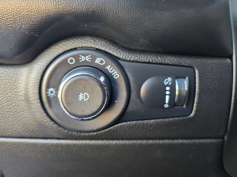 Certified 2022 Dodge Durango SXT RWD image 17