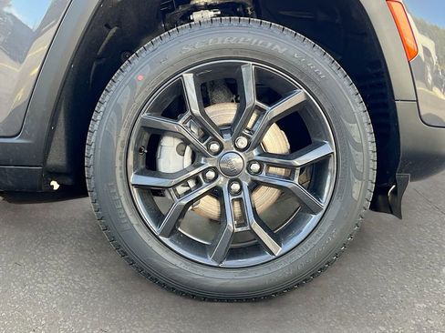 New 2025 Jeep Grand Cherokee Limited w/ Trailer Tow Package image 31