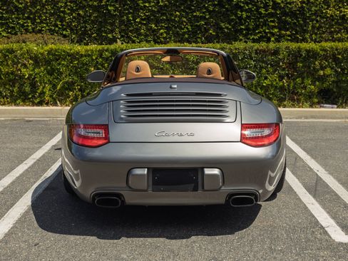 Used 2011 Porsche 911 Carrera RWD image 6