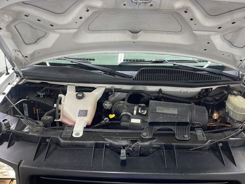 Used 2016 GMC Savana 2500 RWD image 21