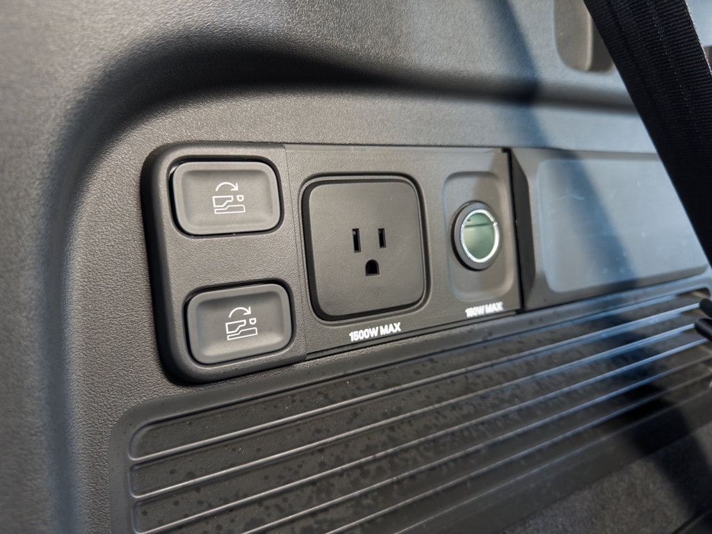 Used 2023 Rivian R1S Adventure Quad AWD/4WD image 27