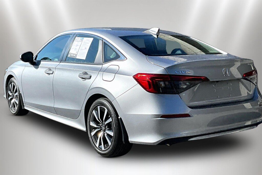 Used 2023 Honda Civic EX image 4