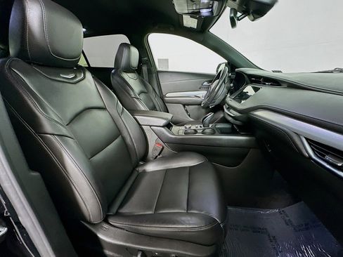 Used 2020 Cadillac XT4 Premium Luxury image 8