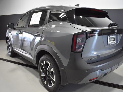 Used 2025 Nissan Kicks SV w/ SV Premium Package AWD/4WD image 10