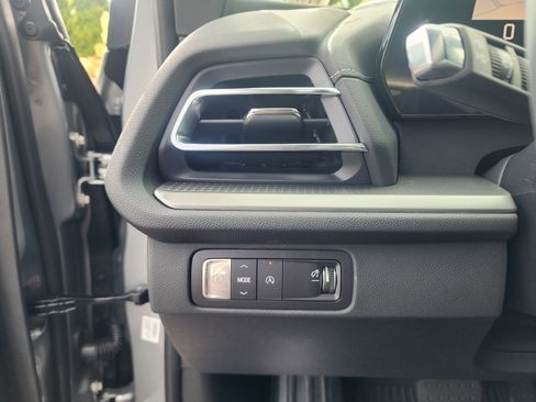 New 2025 Chevrolet Traverse LT w/ Driver Confidence Package image 27