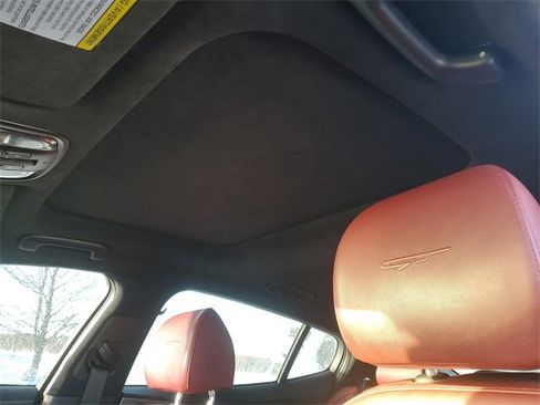 Used 2019 Kia Stinger GT2 image 19