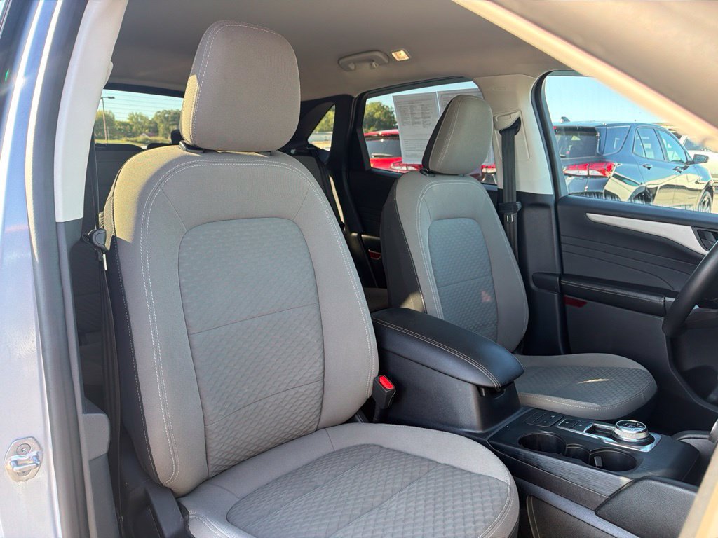 Used 2022 Ford Escape SE w/ Convenience Package FWD image 11