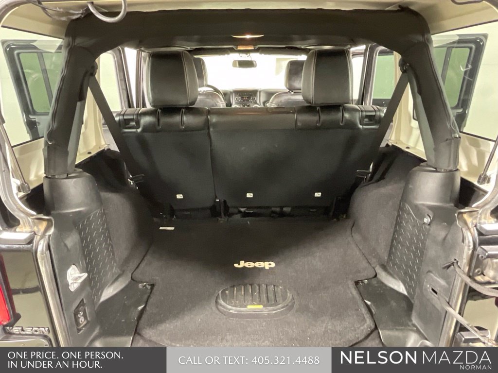 Used 2017 Jeep Wrangler Unlimited Rubicon AWD/4WD image 13