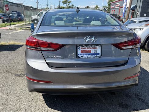 Used 2018 Hyundai Elantra SEL FWD image 8