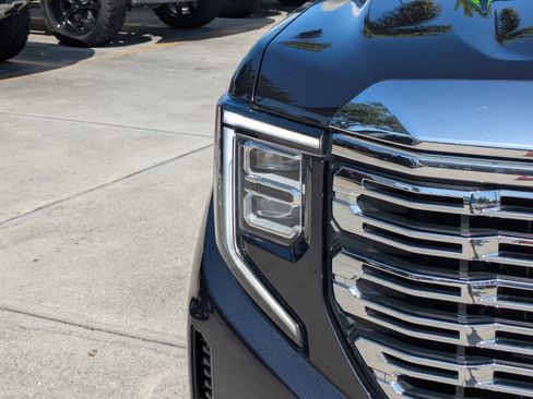 Used 2025 GMC Sierra 1500 Denali w/ Technology Package AWD/4WD image 9