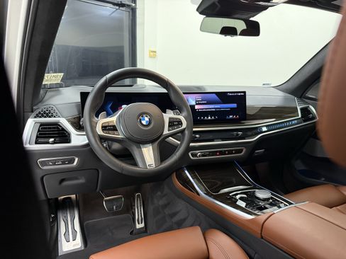 Used 2024 BMW X7 xDrive40i w/ M Sport Package AWD/4WD image 19
