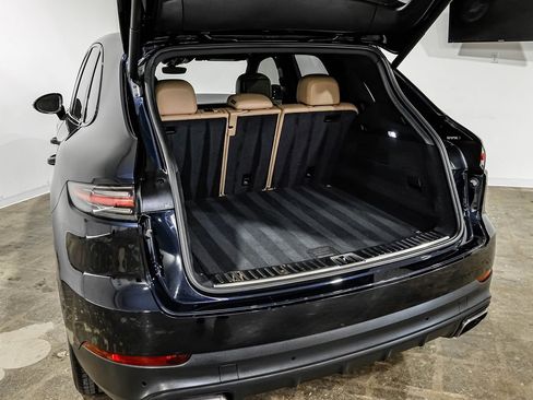 Used 2019 Porsche Cayenne image 48