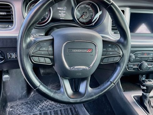 Used 2022 Dodge Charger SXT RWD image 11