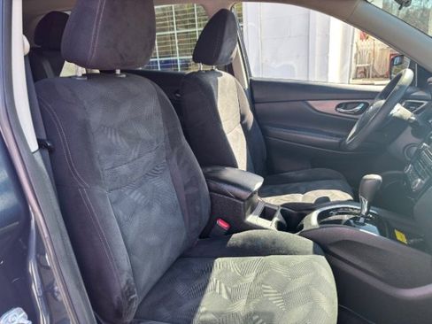 Used 2014 Nissan Rogue SV image 54