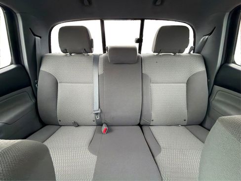 Used 2014 Toyota Tacoma Pickup 4D 6 ft w/ SR5 Package image 19