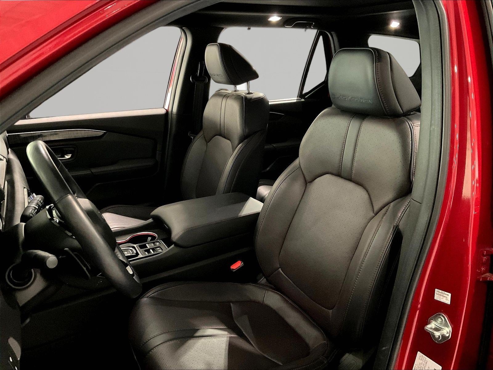 Used 2025 Honda Pilot Black Edition image 21