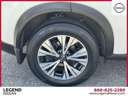 Used 2022 Nissan Rogue SV w/ SV Premium Package image 9