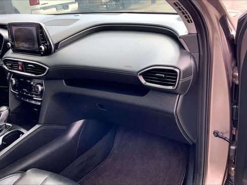 Used 2019 Hyundai Santa Fe FWD image 17