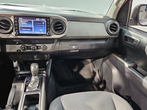 Used 2020 Toyota Tacoma SR5 w/ SR5 Appearance Package (SM) image 11
