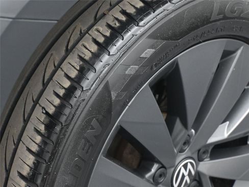 Used 2023 Volkswagen Taos S image 14