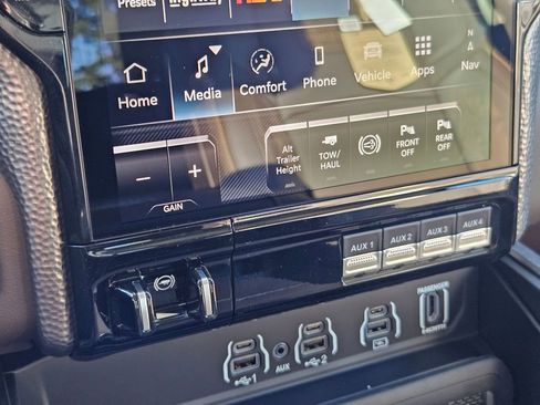 New 2026 RAM 3500 Longhorn image 37