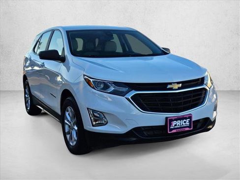 Used 2021 Chevrolet Equinox LS image 3