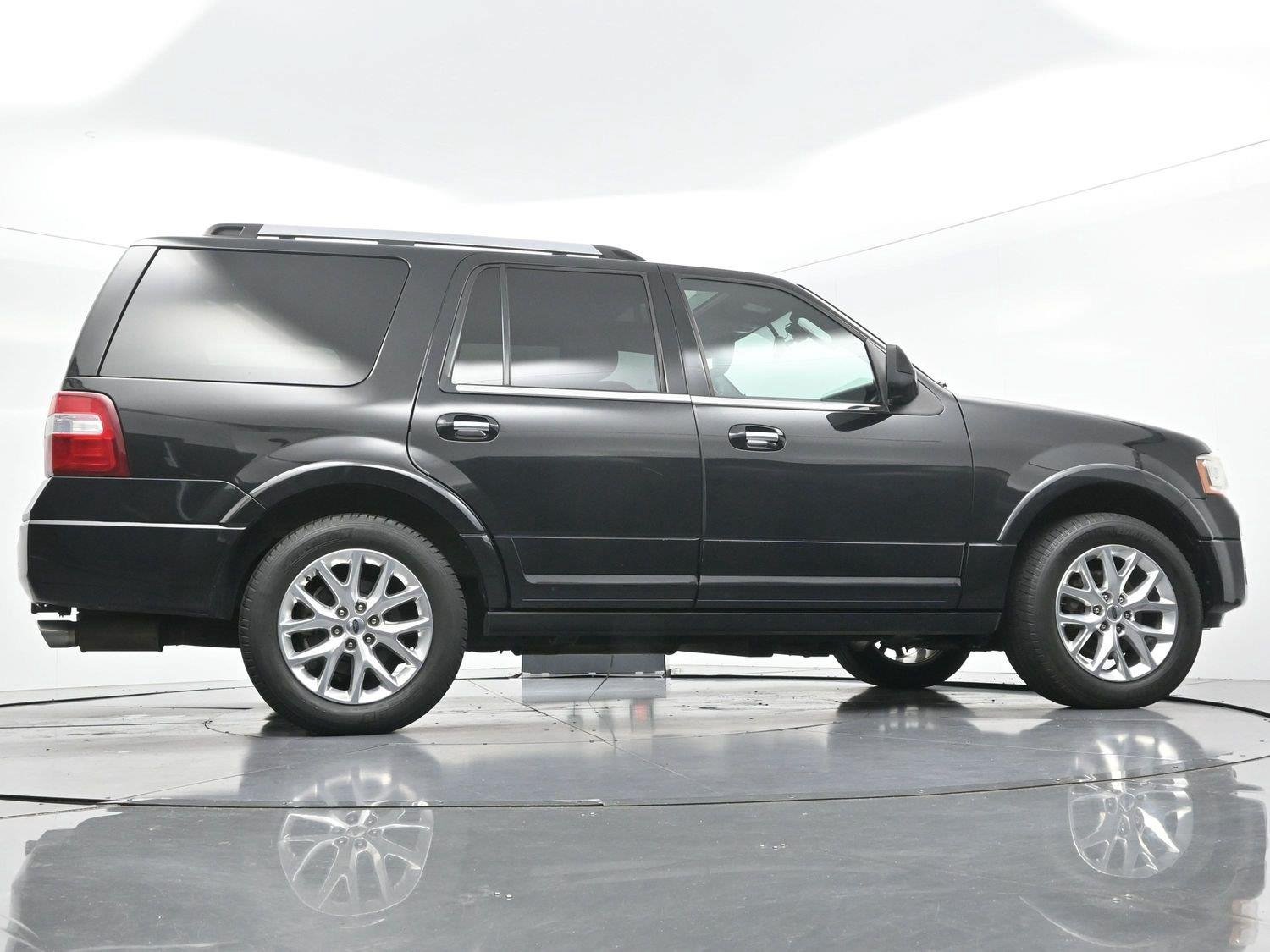 Used 2015 Ford Expedition Limited w/ Equipment Group 301A AWD/4WD image 60