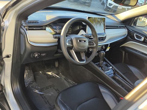 New 2026 Jeep Compass Limited image 10