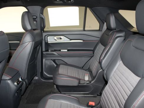 New 2026 Ford Explorer ST-Line w/ ST-Line Street Pack AWD/4WD image 26