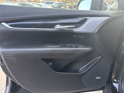 Used 2025 Cadillac XT5 Premium Luxury image 10