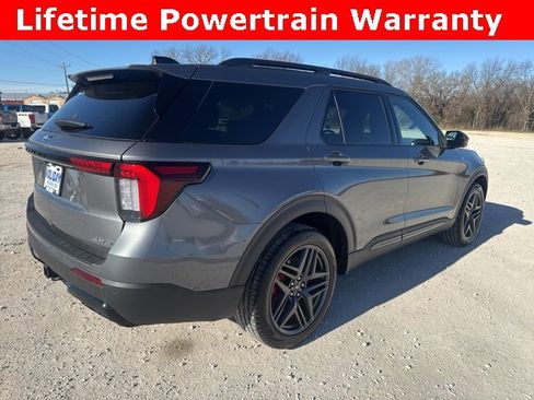 Used 2025 Ford Explorer ST-Line w/ ST-Line Street Pack image 7