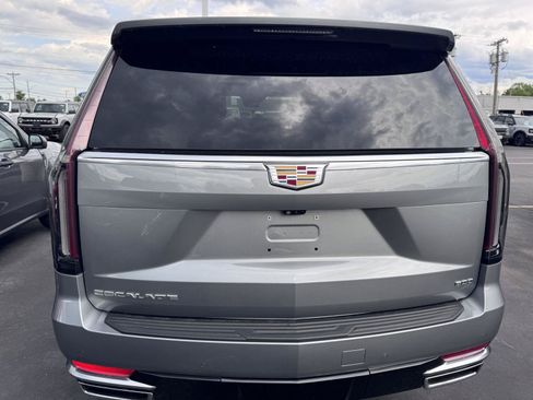 Used 2023 Cadillac Escalade ESV Premium Luxury AWD/4WD image 5