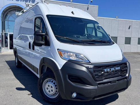 Used 2025 RAM ProMaster 2500 w/ Convenience Group FWD image 1