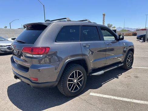 Used 2018 Jeep Grand Cherokee Trailhawk w/ Trailhawk Luxury Group AWD/4WD image 4