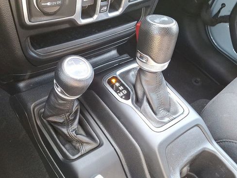 Certified 2023 Jeep Wrangler Unlimited w/ Cold Weather Group image 15