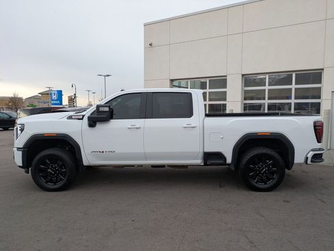Used 2025 GMC Sierra 2500 AT4 image 10