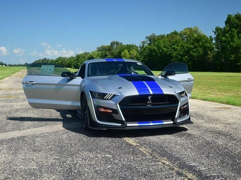 Used 2022 Ford Mustang Shelby GT500 w/ Technology Package RWD image 15
