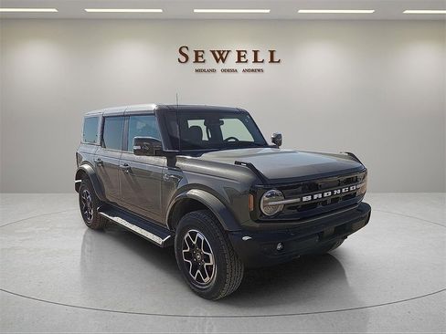 New 2025 Ford Bronco Outer Banks image 6