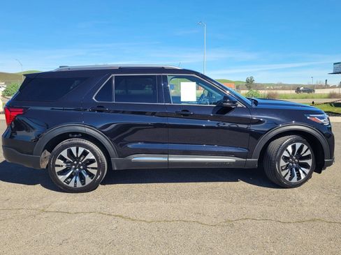 Used 2025 Ford Explorer Platinum w/ LUX Leather Package image 3