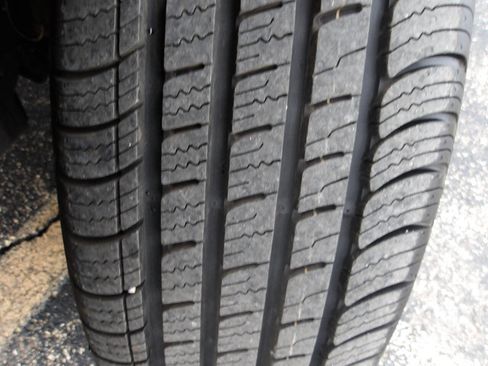 Used 2011 Ford Escape Limited image 7