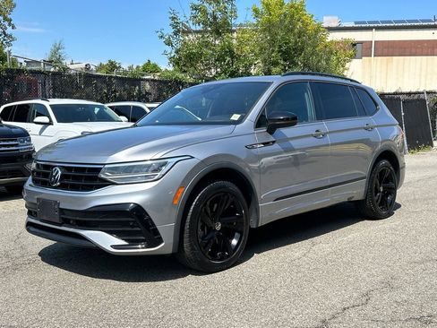 Used 2024 Volkswagen Tiguan SE R-Line AWD/4WD image 5