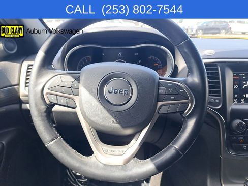 Used 2020 Jeep Grand Cherokee Laredo AWD/4WD image 20
